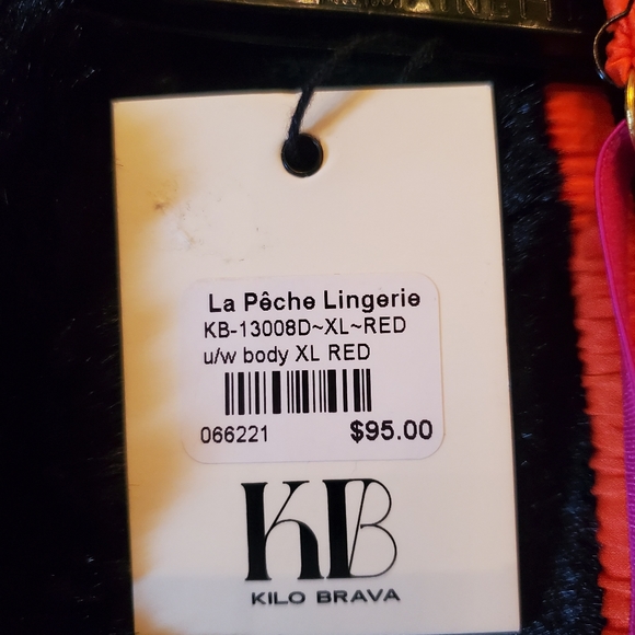 Kilo Brava red body suit XL - Picture 4 of 5